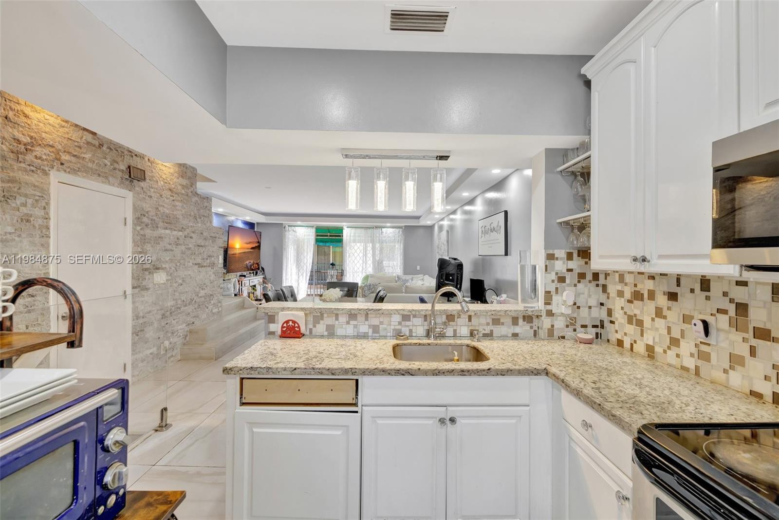 12662 NW 14th St Sunrise, FL 33323