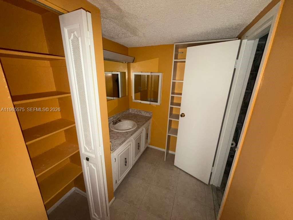 4848 NW 24th Ct #232 Lauderdale Lakes, FL 33313