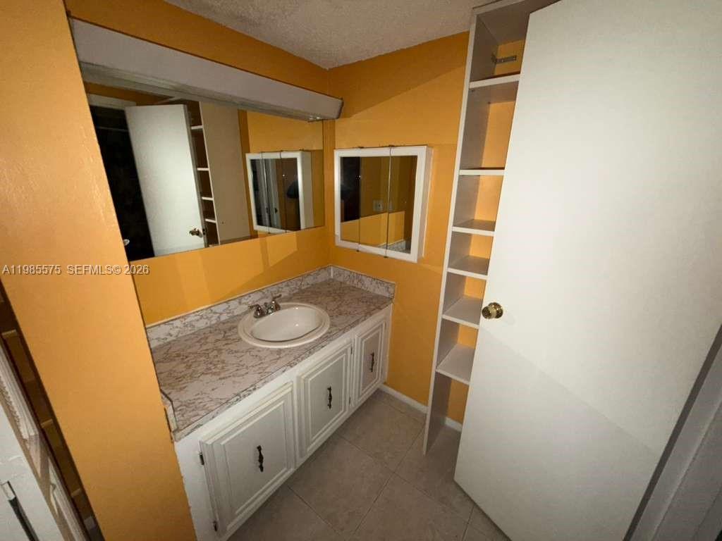 4848 NW 24th Ct #232 Lauderdale Lakes, FL 33313