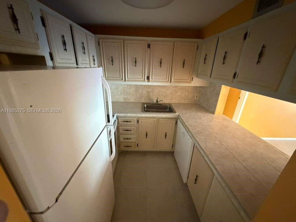 4848 NW 24th Ct #232 Lauderdale Lakes, FL 33313