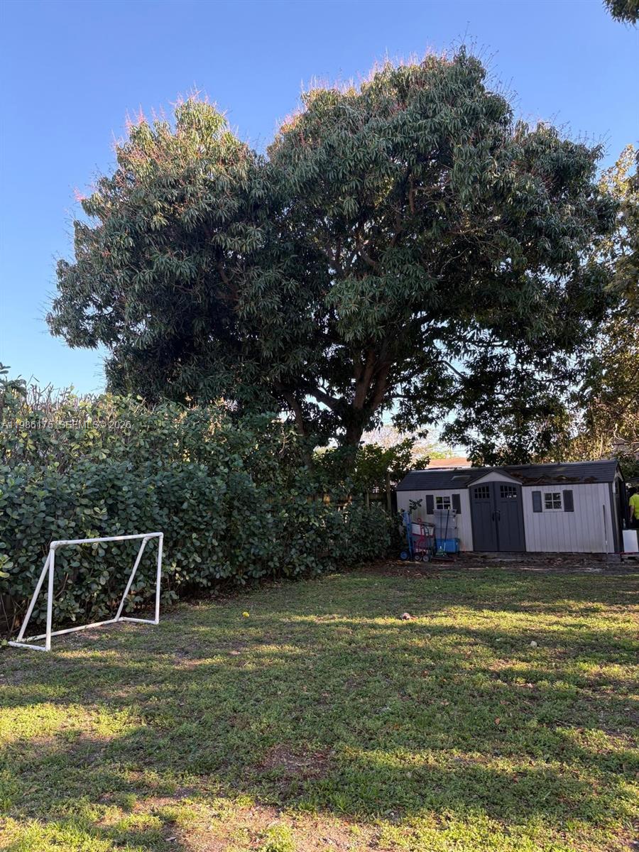 1758 SW 18th St Miami, FL 33145