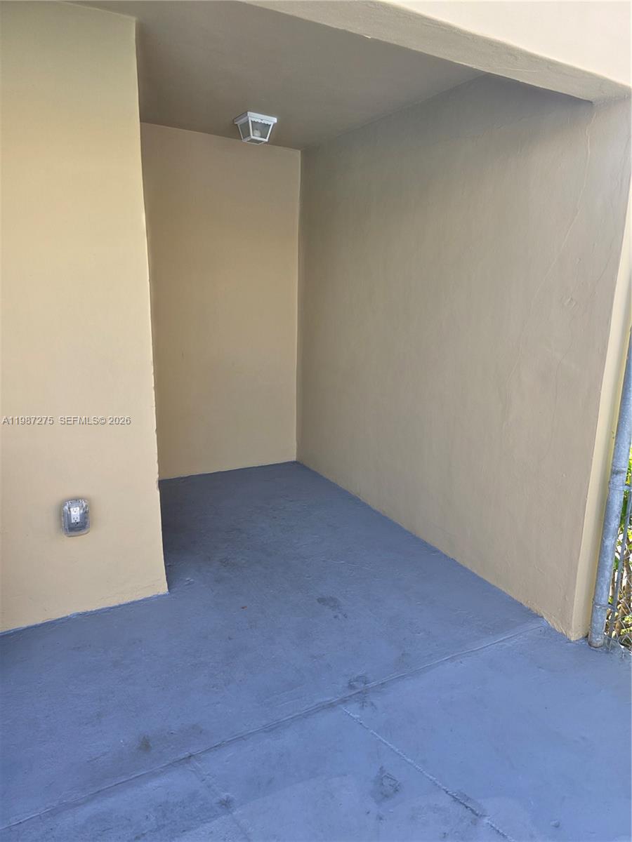 8615 NW 8th St #319 Miami, FL 33126