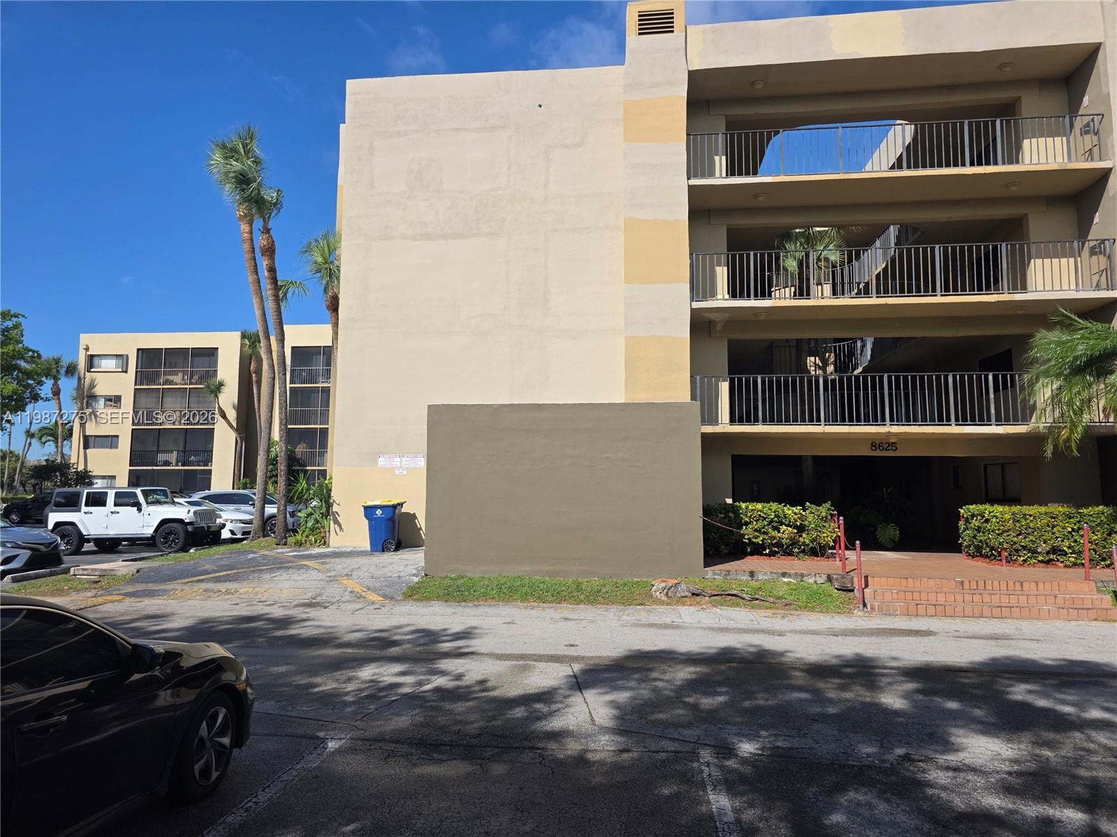 8615 NW 8th St #319 Miami, FL 33126