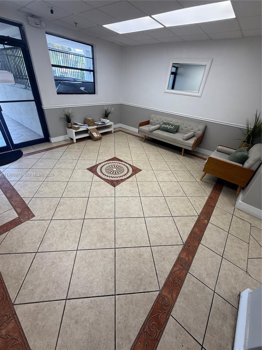 6937 Bay Dr Miami Beach, FL 33141