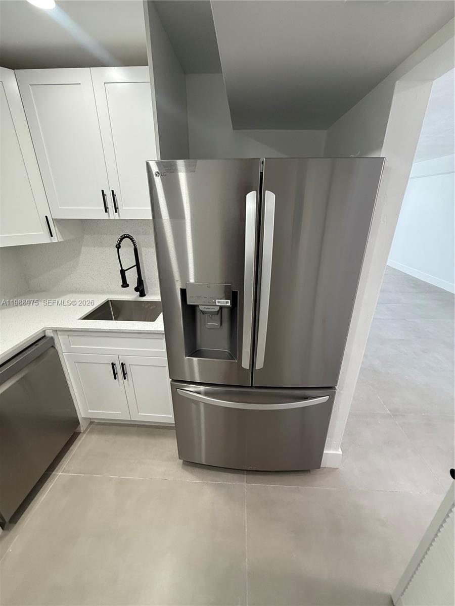 6937 Bay Dr Miami Beach, FL 33141