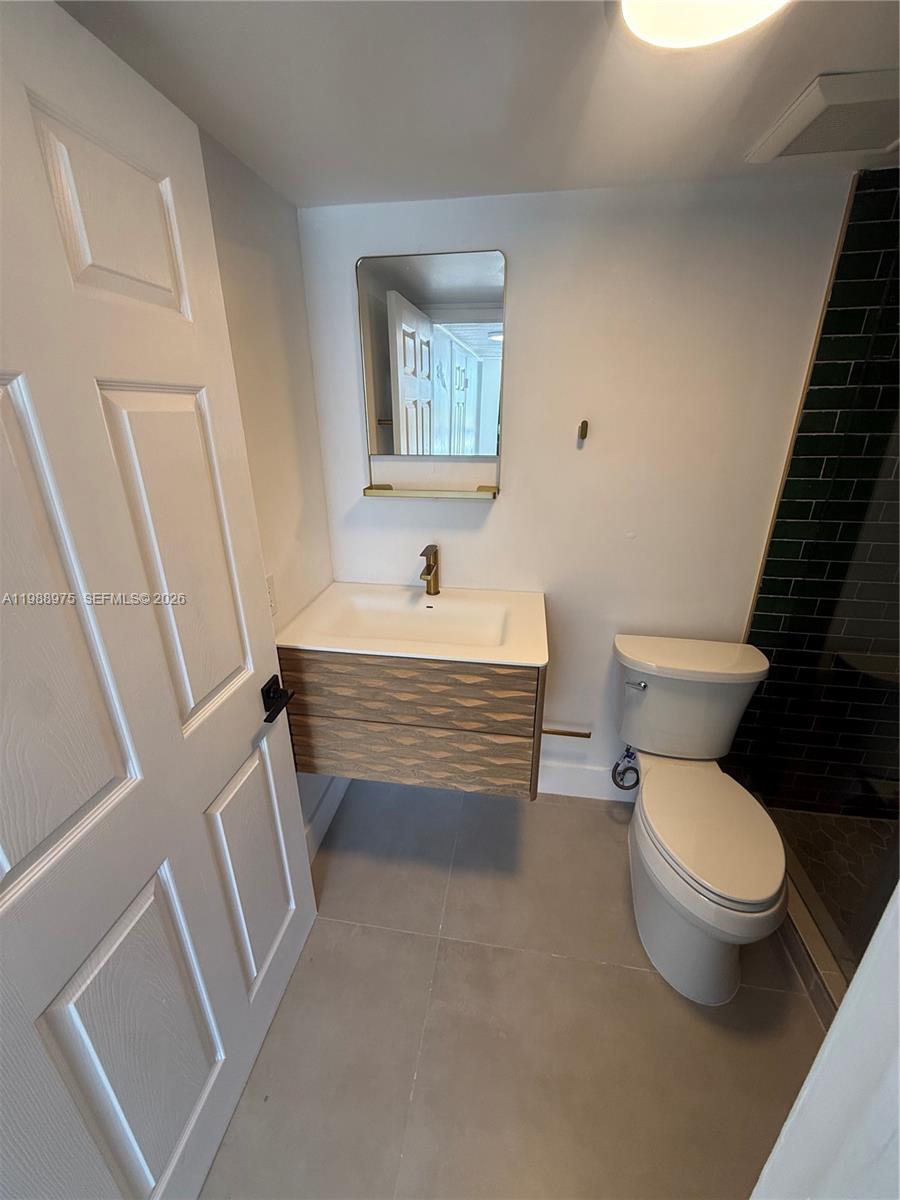 6937 Bay Dr Miami Beach, FL 33141