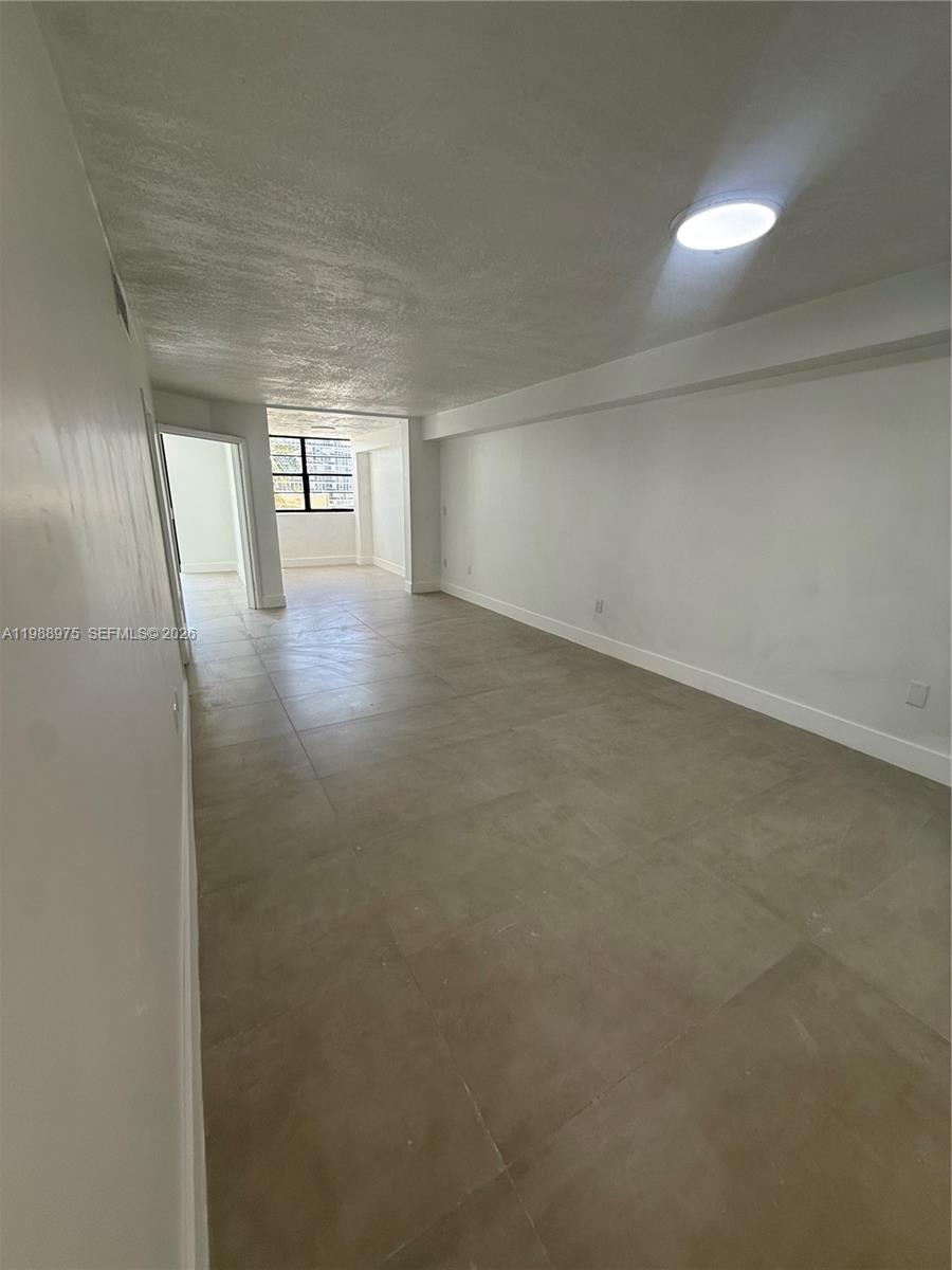 6937 Bay Dr Miami Beach, FL 33141