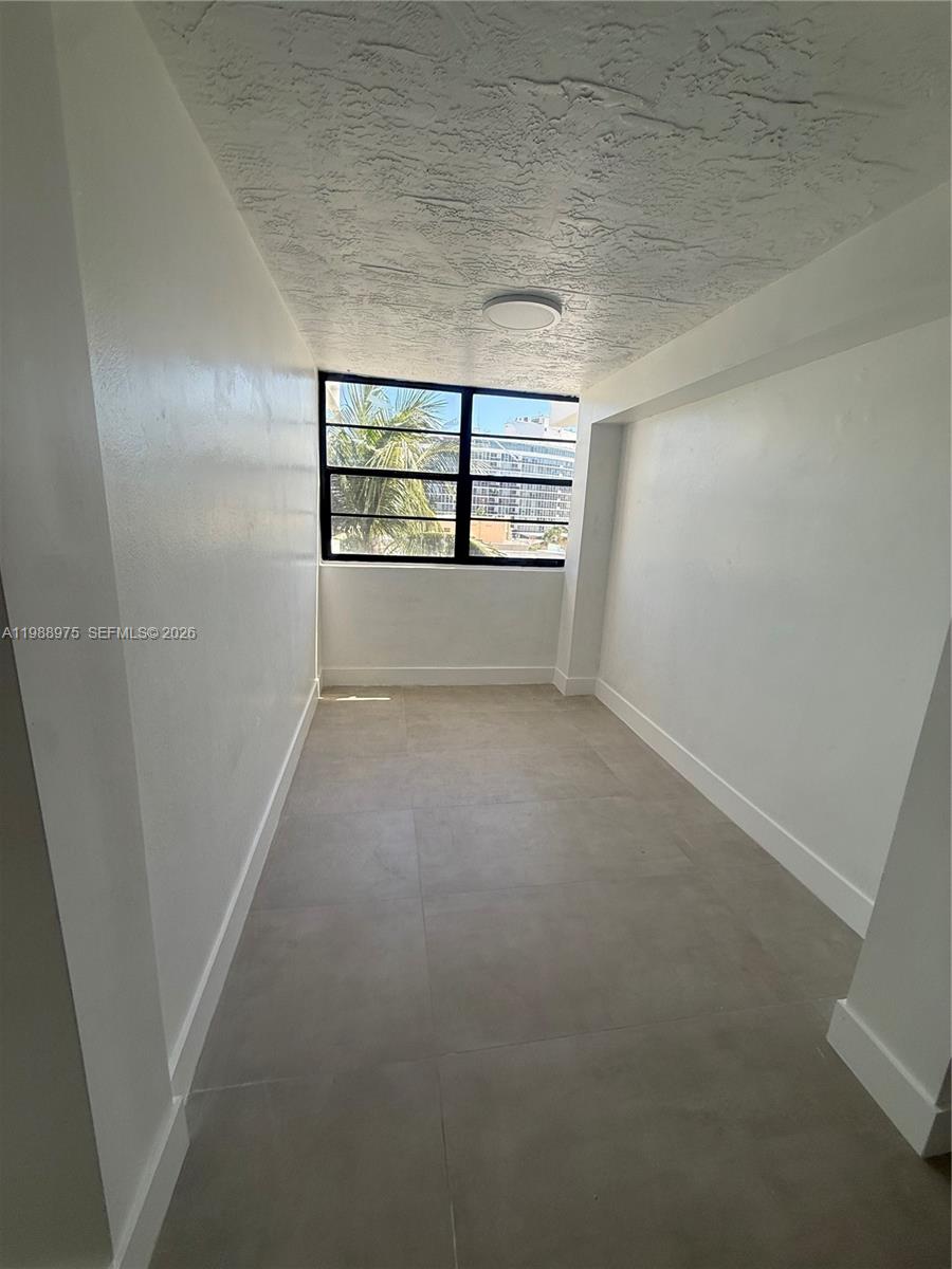 6937 Bay Dr Miami Beach, FL 33141