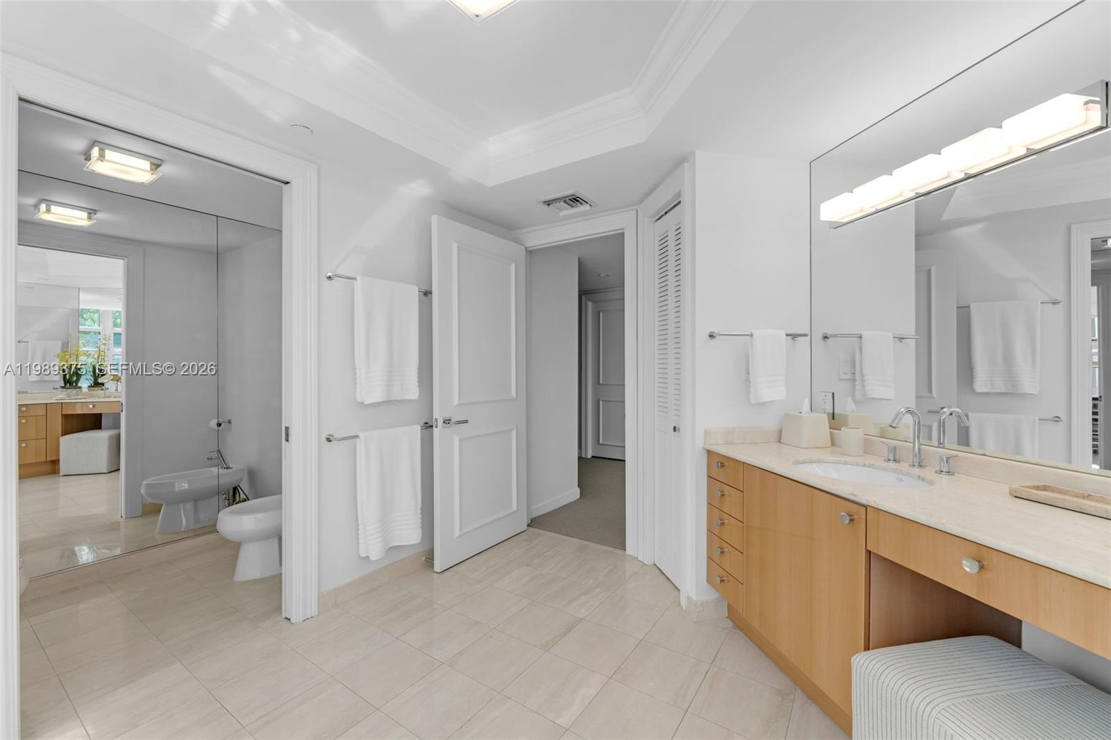 430 Grand Bay Dr #307 Key Biscayne, FL 33149