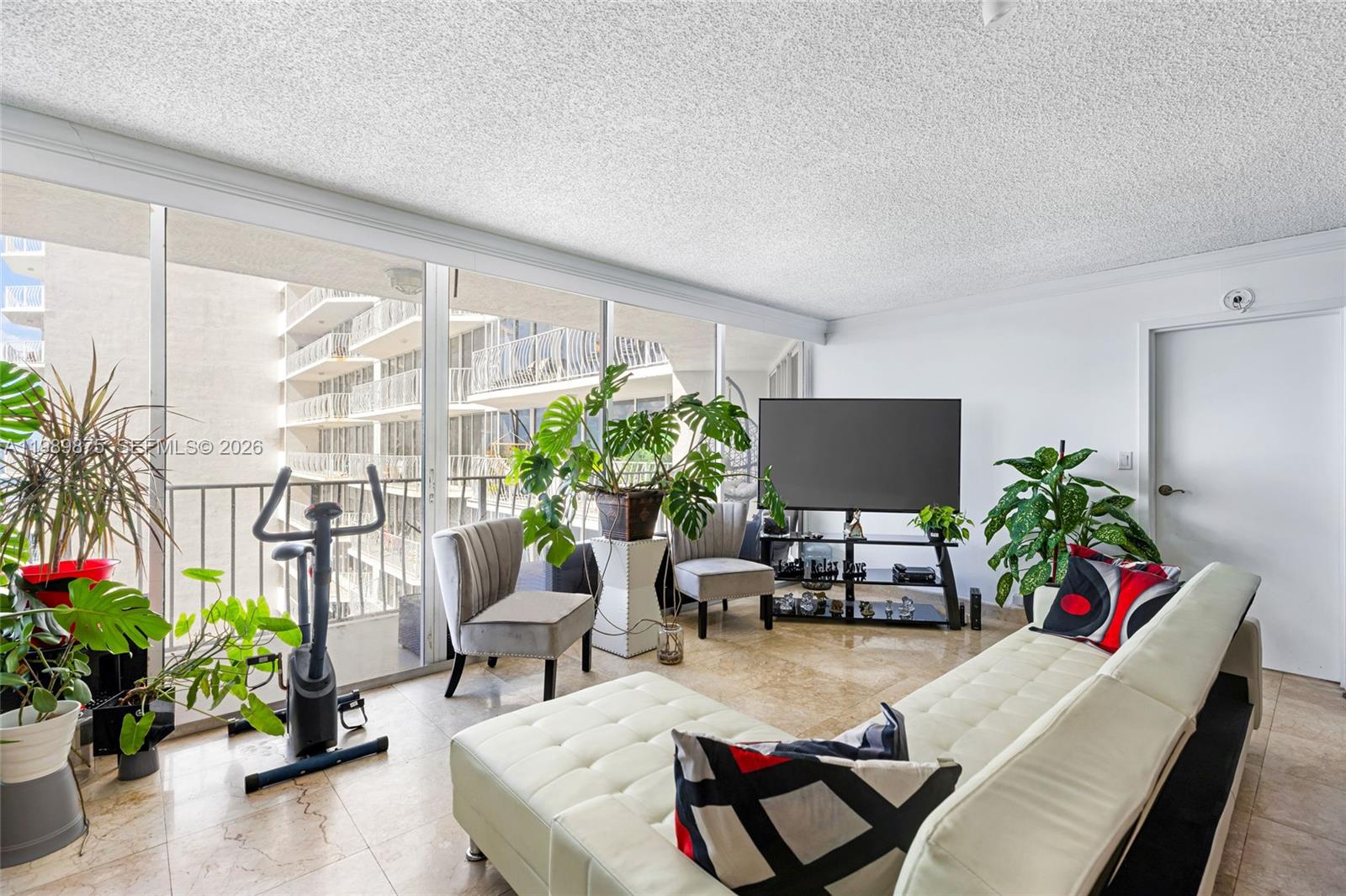 7601 E Treasure Dr #1924 North Bay Village, FL 33141