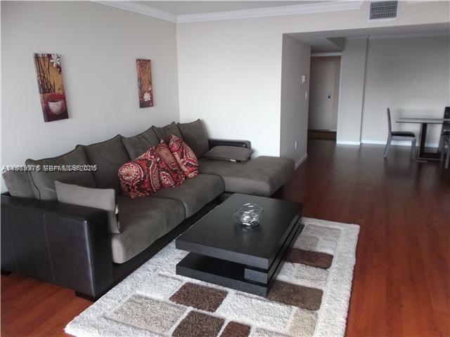 image Brickell Bay Club12