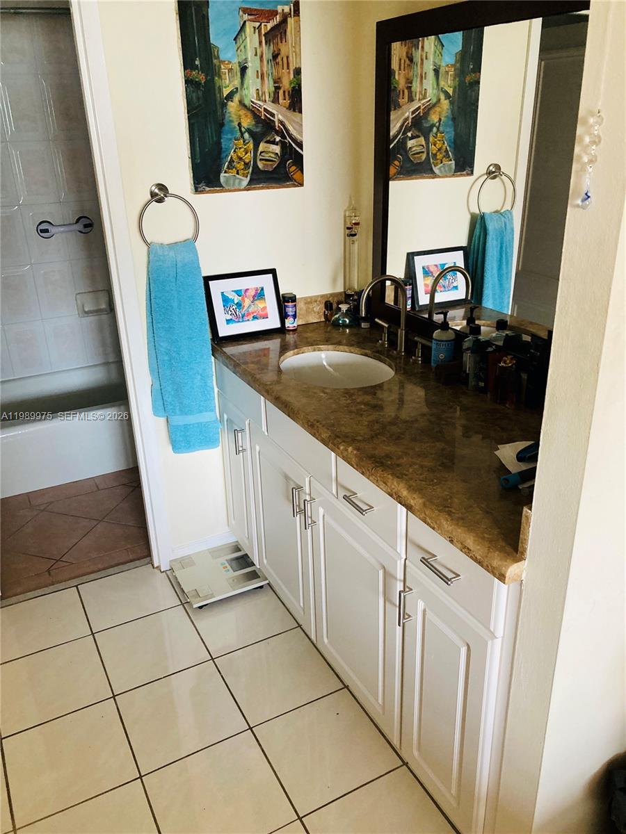 image Brickell Bay Club18