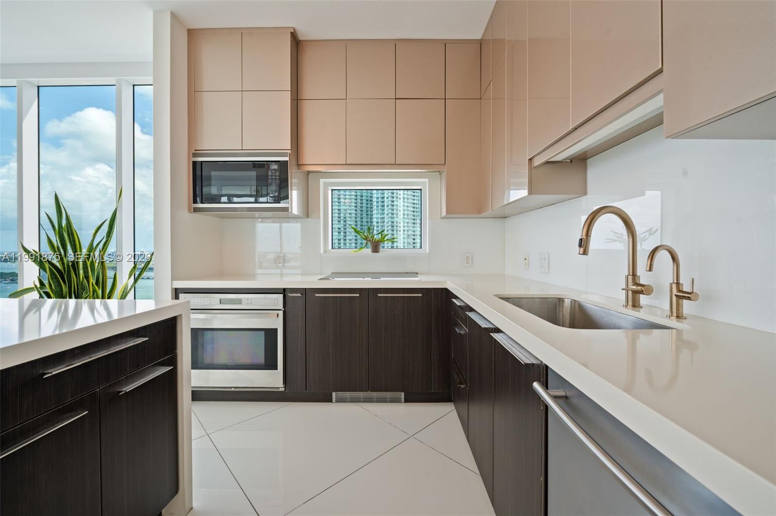 2020 N Bayshore Dr #2502 Miami, FL 33137