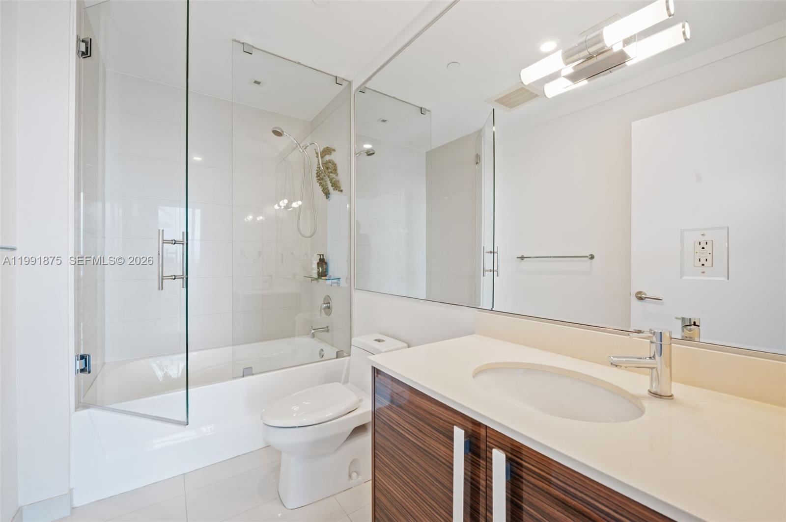 2020 N Bayshore Dr #2502 Miami, FL 33137