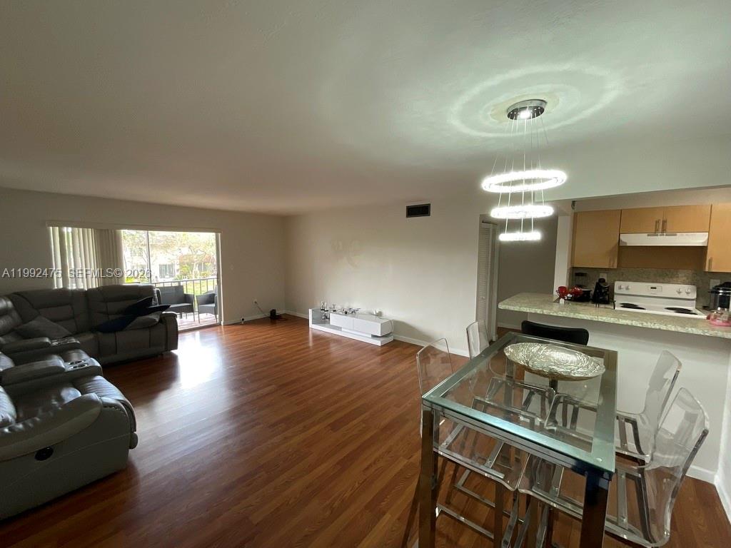 10357 N Kendall Dr #DD8