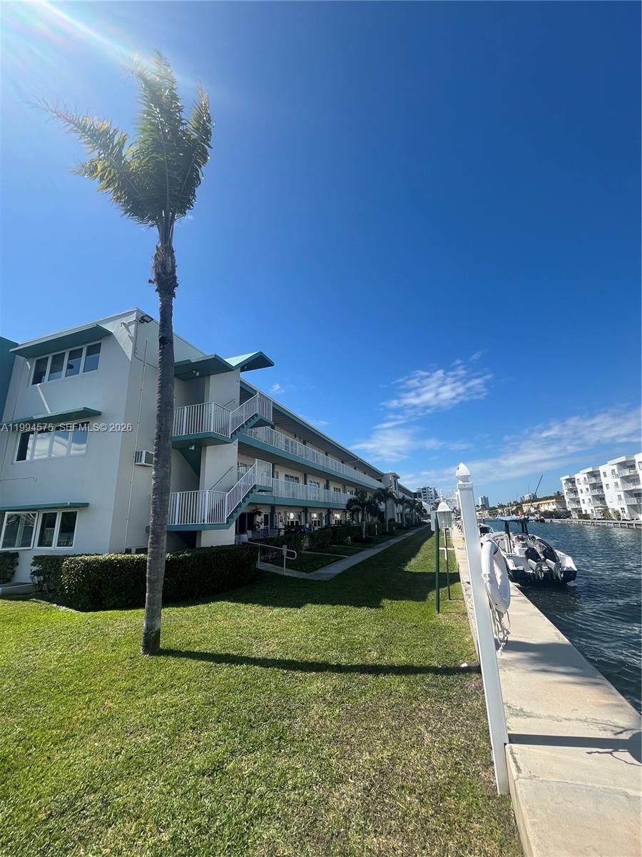 3923 NE 166th St #N-106 North Miami Beach, FL 33160