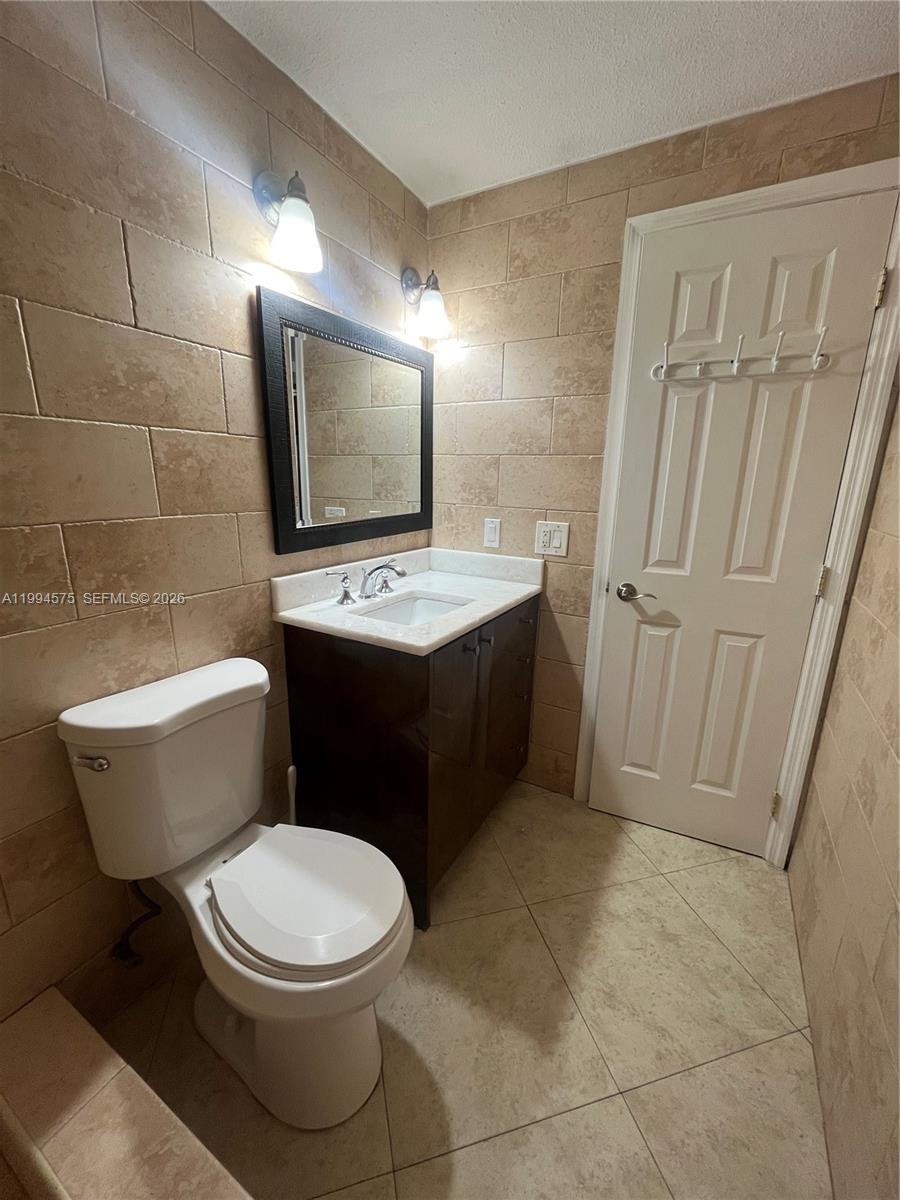 3923 NE 166th St #N-106 North Miami Beach, FL 33160