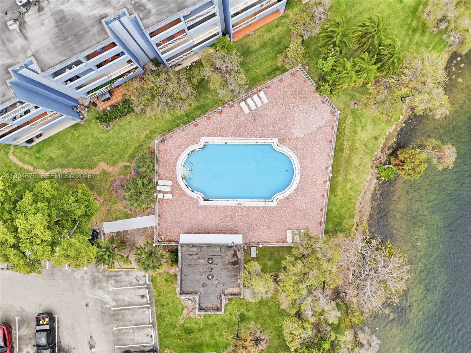 9375 Fontainebleau Blvd #L301 Miami, FL 33172