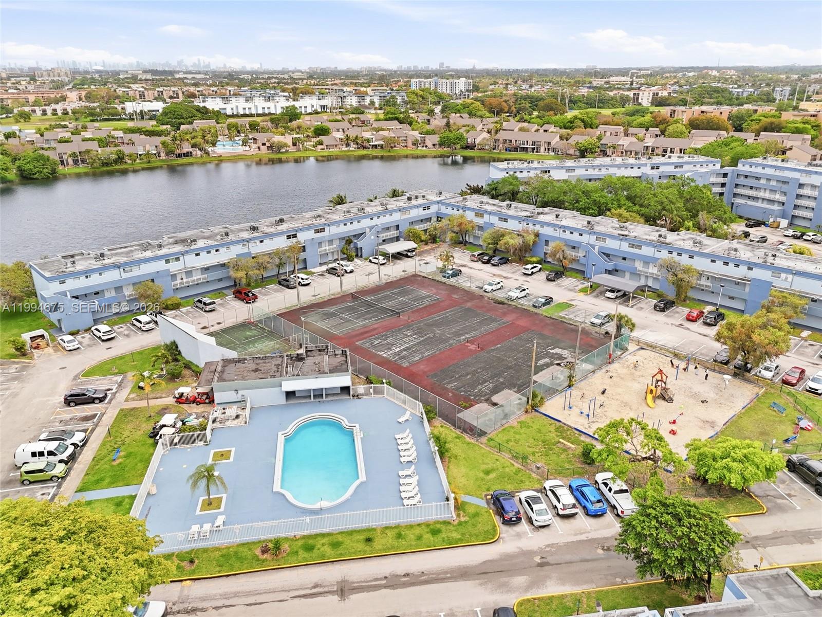 9375 Fontainebleau Blvd #L301 Miami, FL 33172