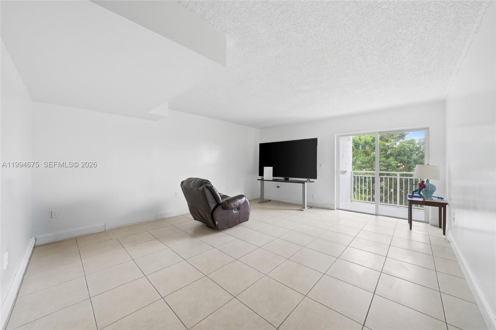 9375 Fontainebleau Blvd #L301 Miami, FL 33172