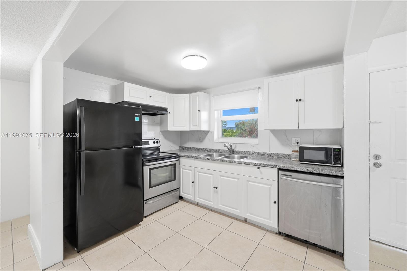 9375 Fontainebleau Blvd #L301 Miami, FL 33172