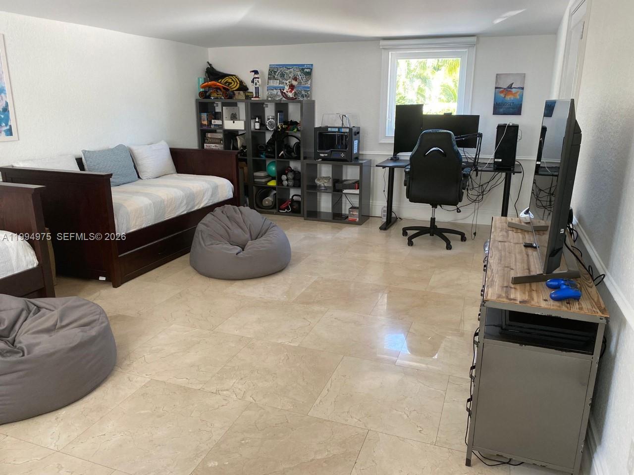 8 Turtle Walk #8 Key Biscayne, FL 33149