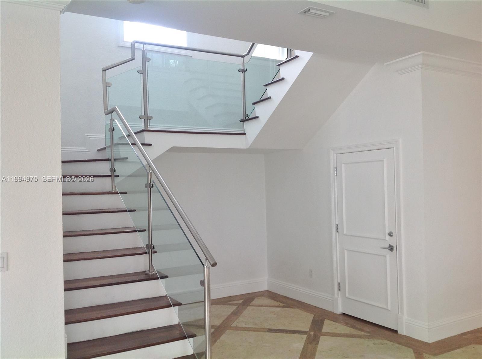 8 Turtle Walk #8 Key Biscayne, FL 33149