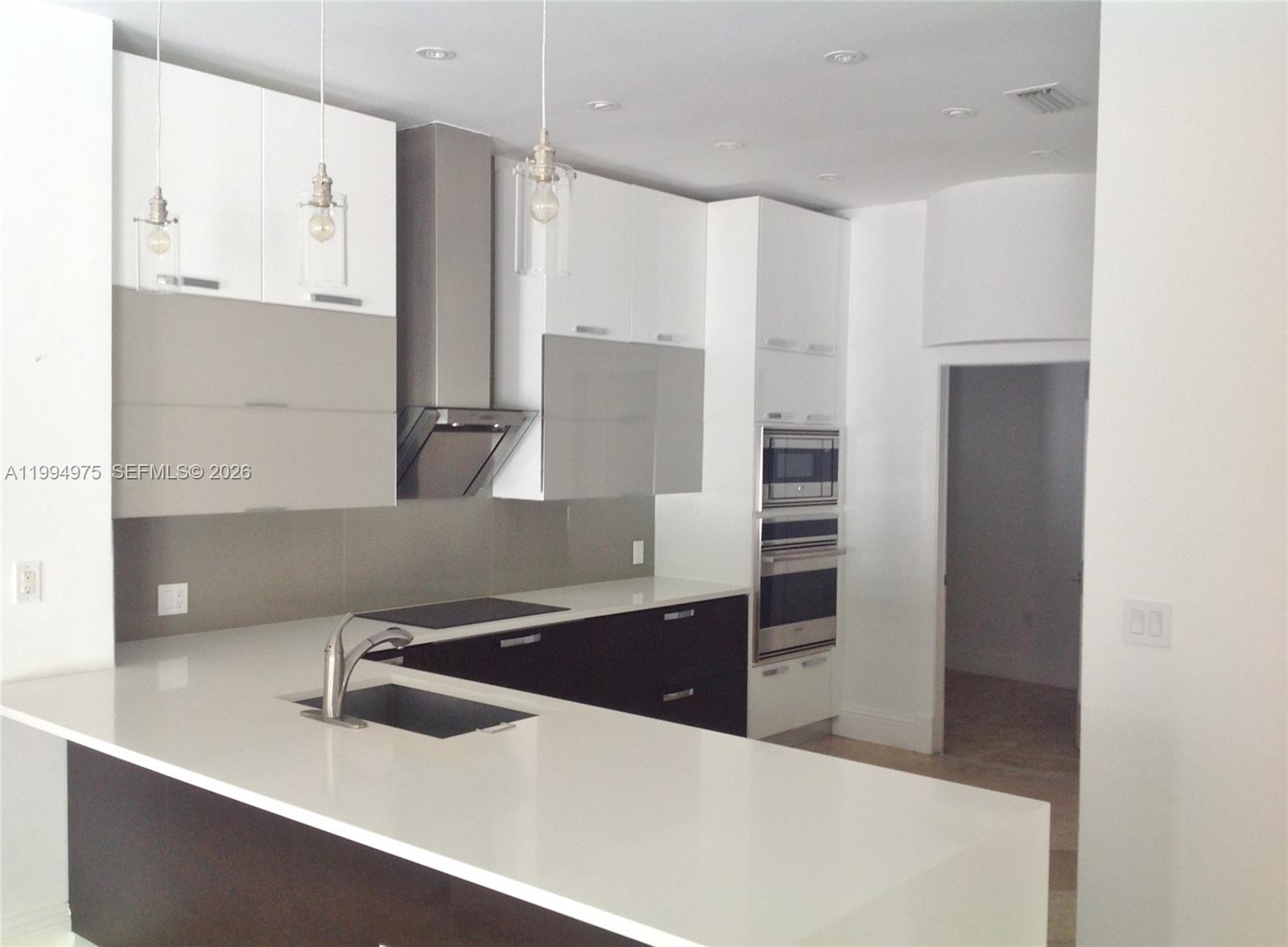 8 Turtle Walk #8 Key Biscayne, FL 33149