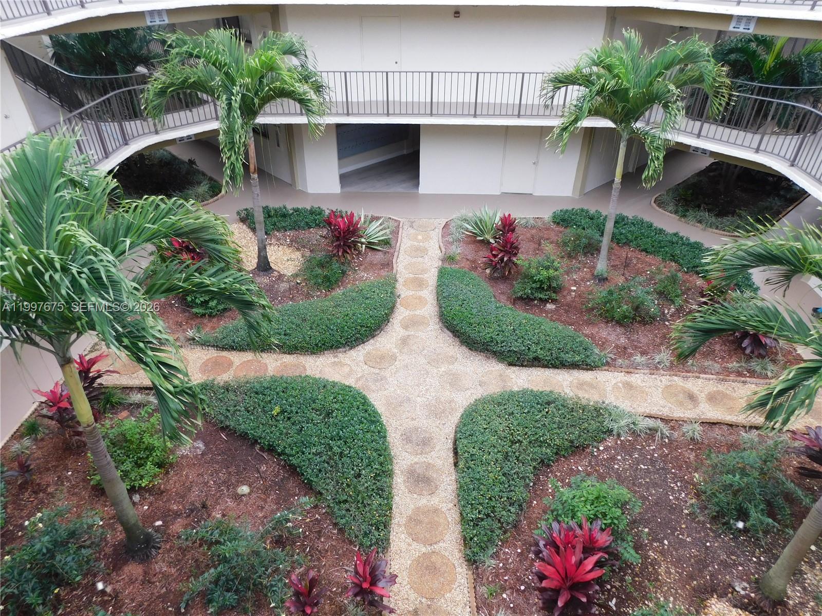 8005 SW 107th Ave #309 Miami, FL 33173