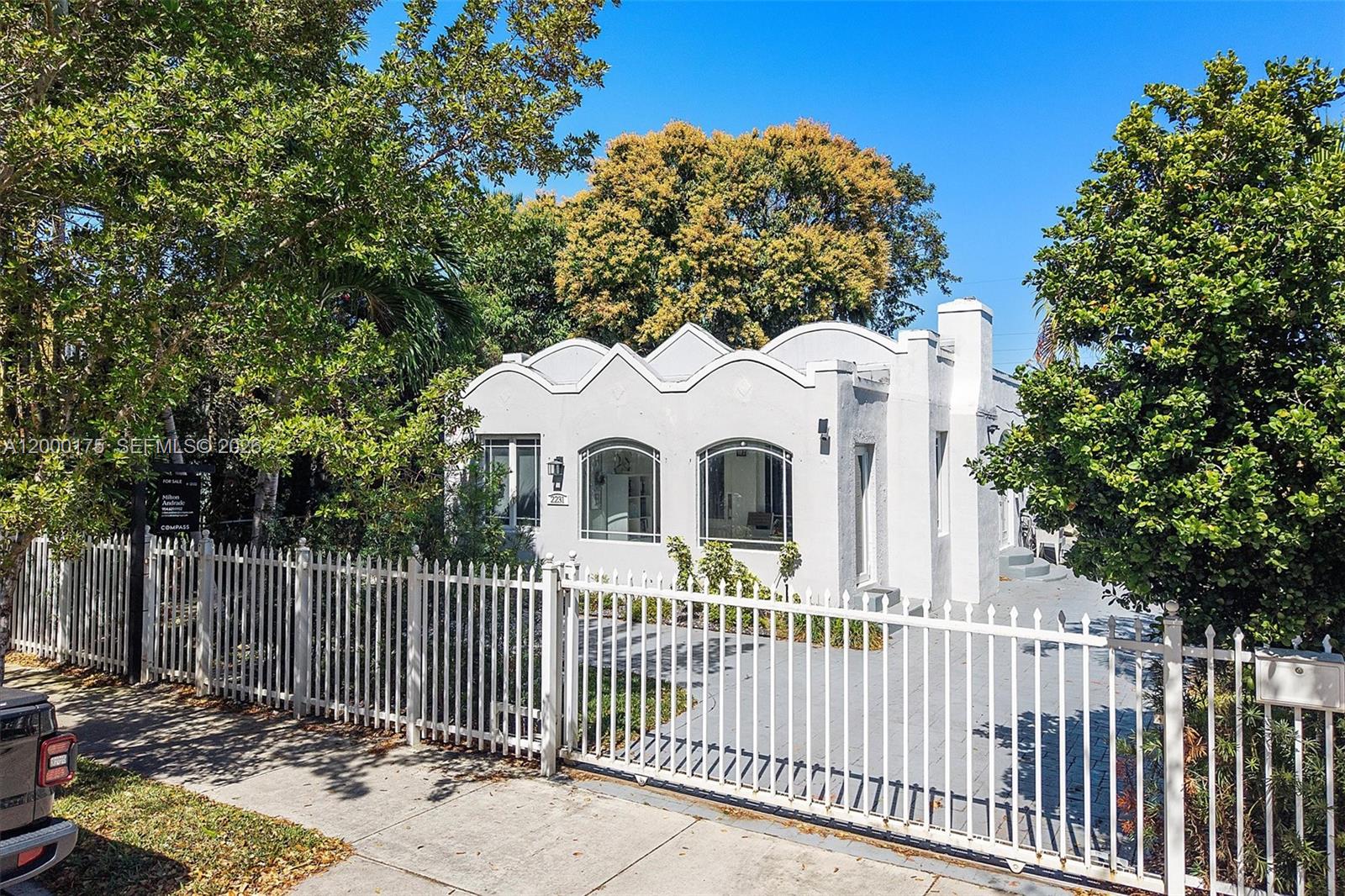 2231 SW 17th St Miami, FL 33145