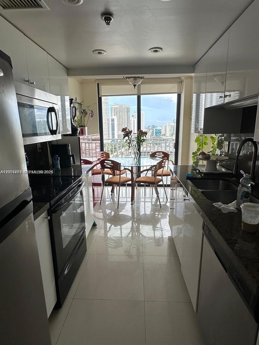 image Winston Towers 6003