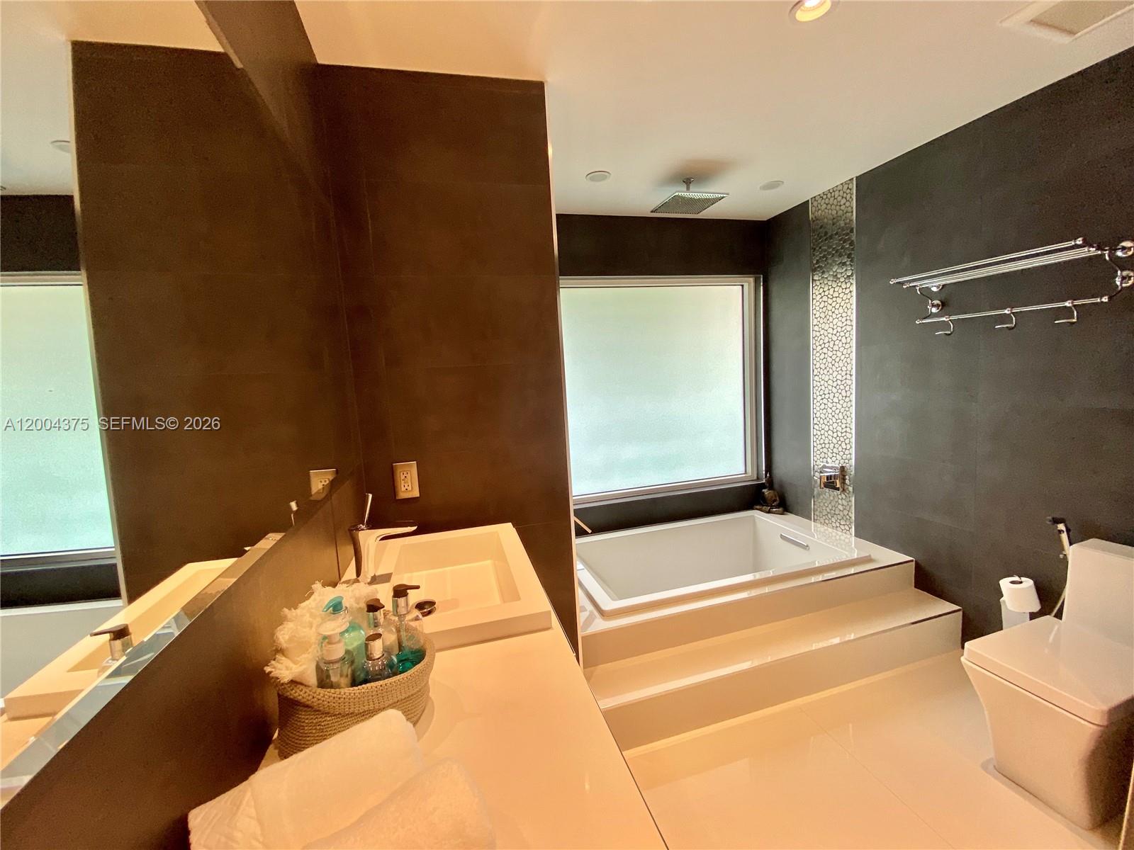 265 N Shore Dr Miami Beach, FL 33141