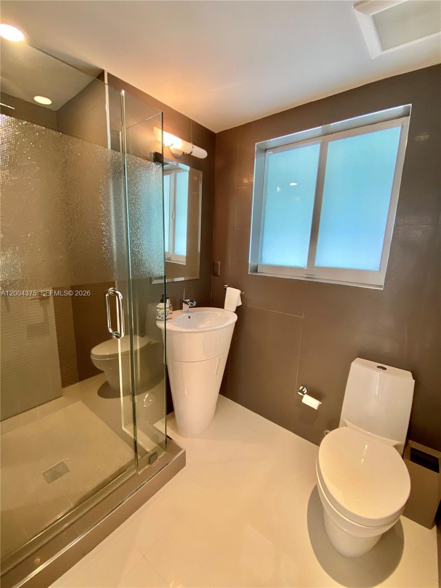 265 N Shore Dr Miami Beach, FL 33141