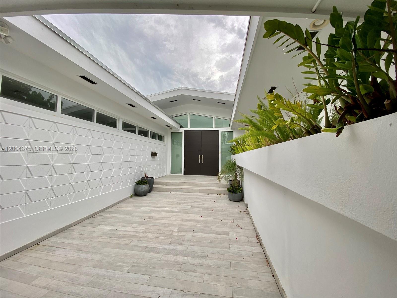 265 N Shore Dr Miami Beach, FL 33141