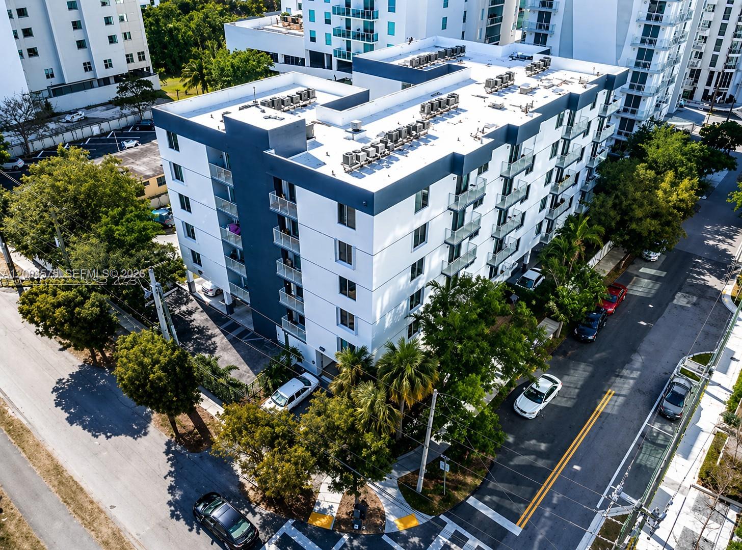 126 SW 17th Rd #201 Miami, FL 33129