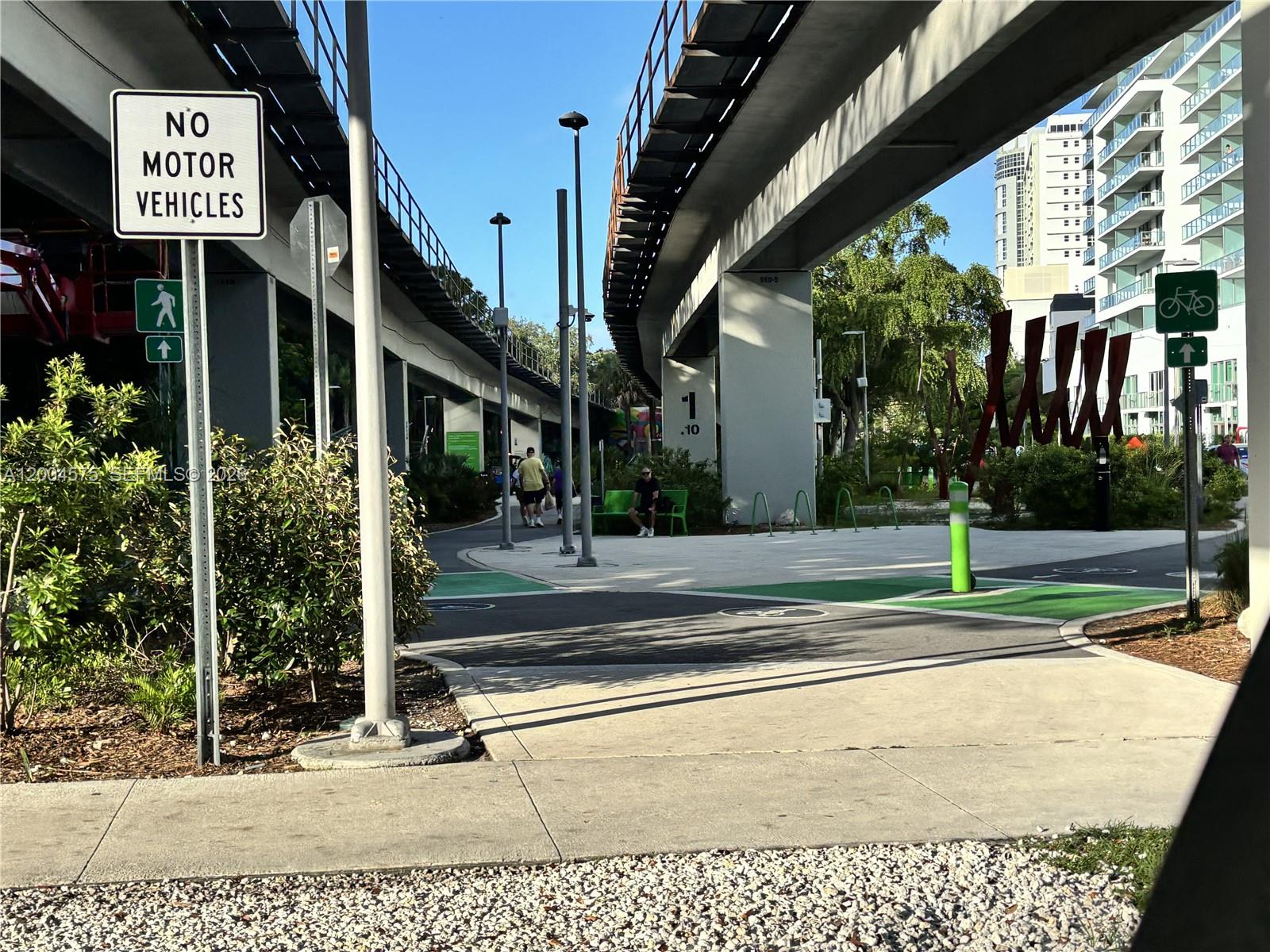 126 SW 17th Rd #201 Miami, FL 33129