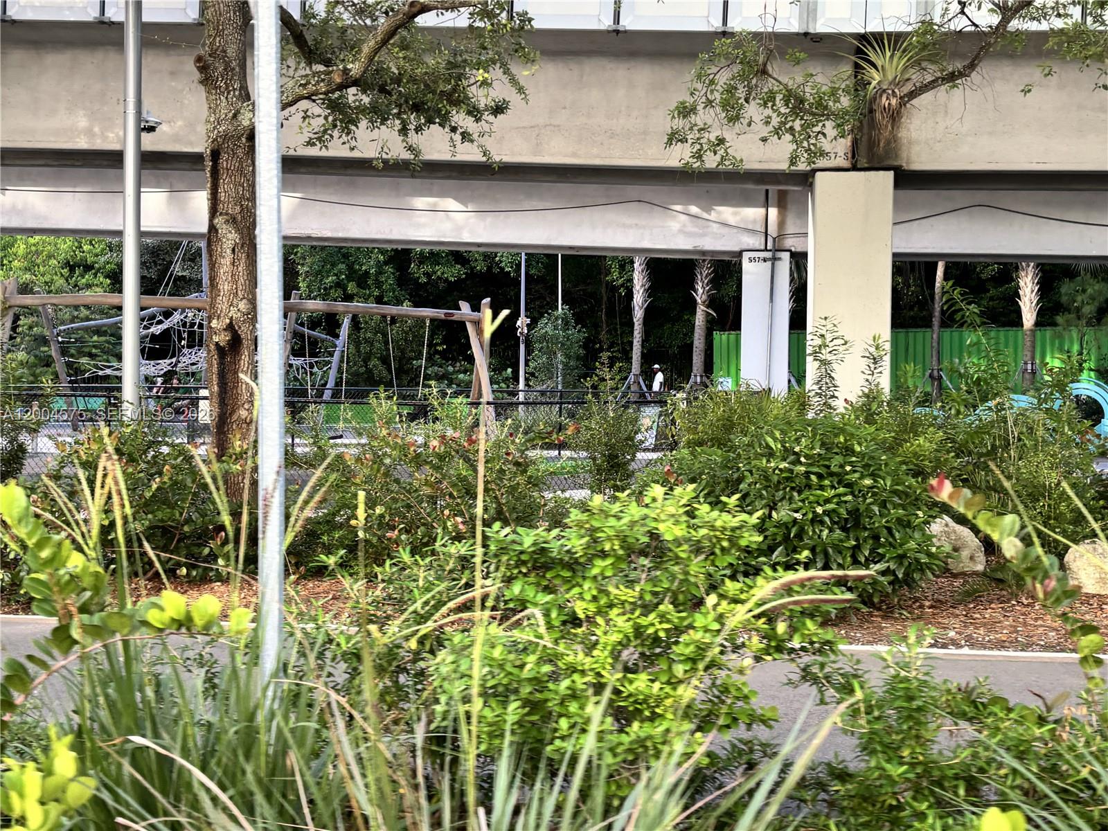 126 SW 17th Rd #201 Miami, FL 33129