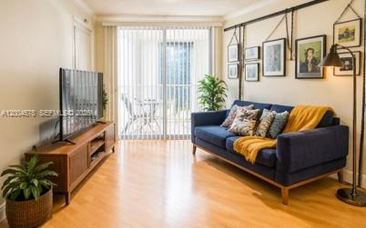 126 SW 17th Rd #201 Miami, FL 33129