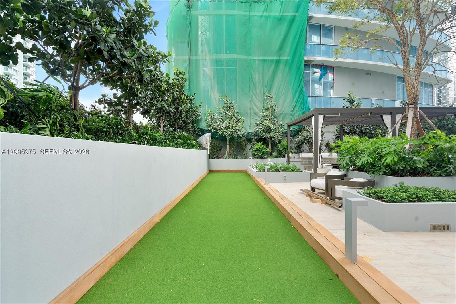 77 SE 5th St #4106 Miami, FL 33131