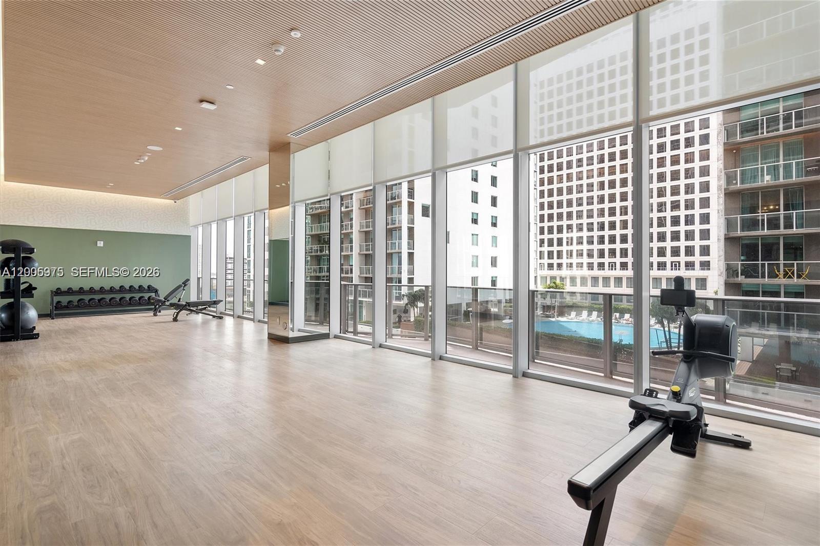 77 SE 5th St #4106 Miami, FL 33131