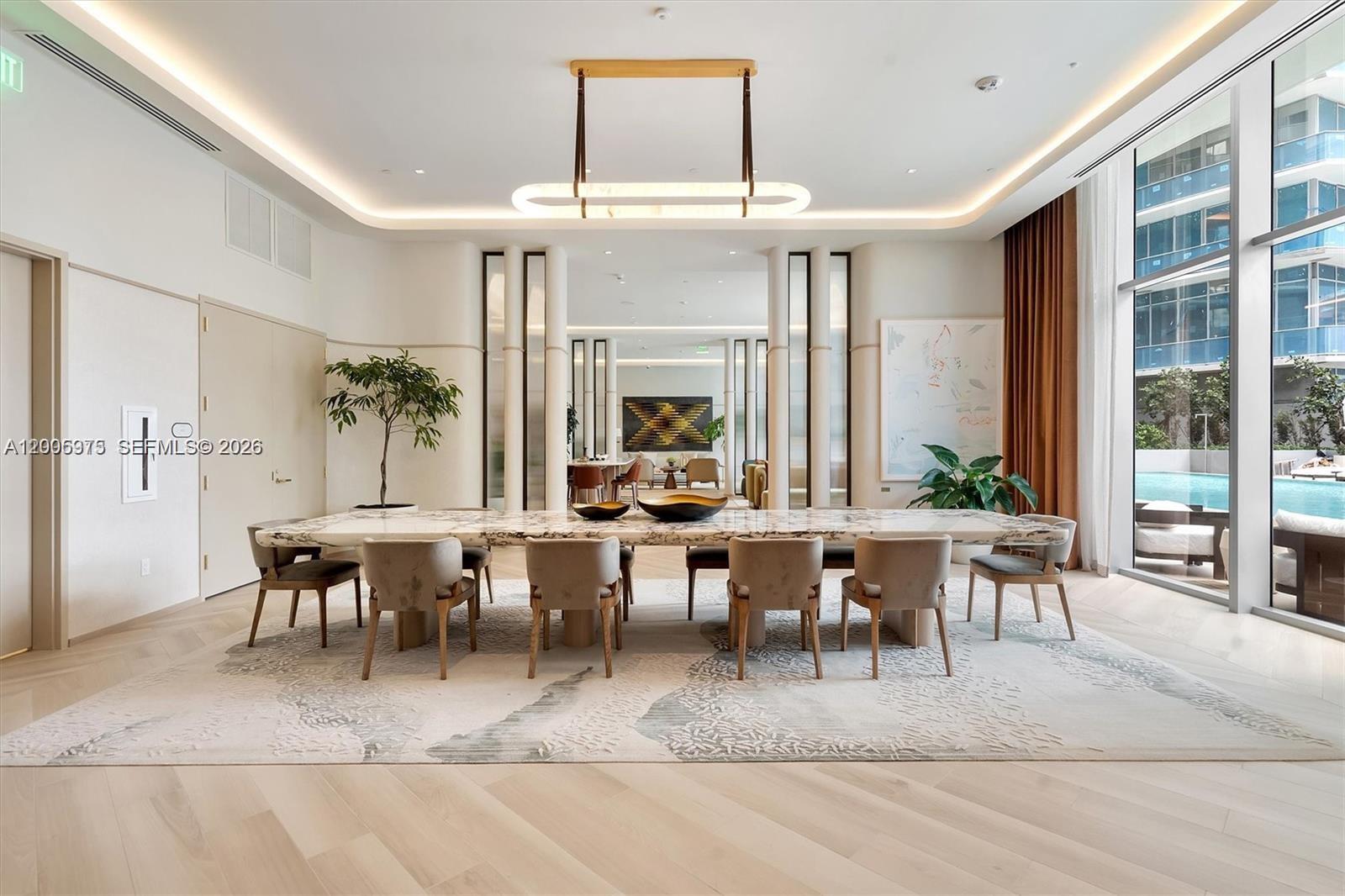 77 SE 5th St #4106 Miami, FL 33131