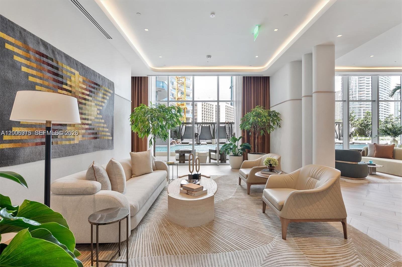 77 SE 5th St #4106 Miami, FL 33131