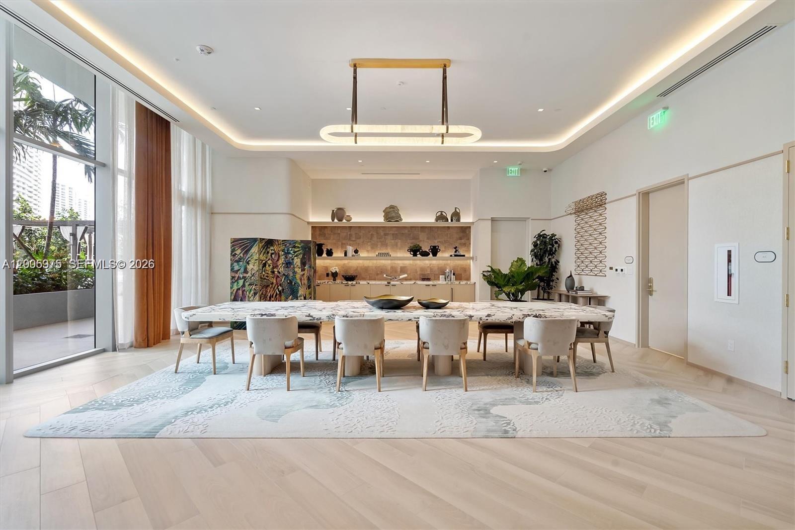 77 SE 5th St #4106 Miami, FL 33131