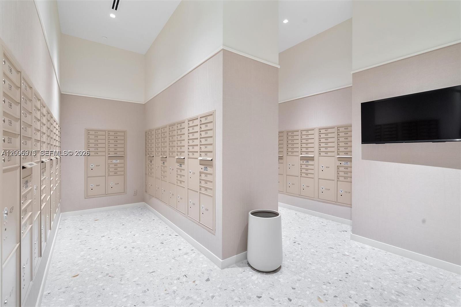 77 SE 5th St #4106 Miami, FL 33131