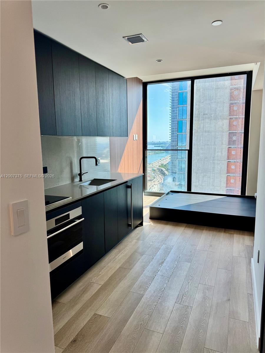 image E11EVEN Hotel & Residences2