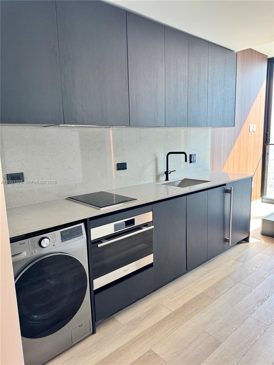 image E11EVEN Hotel & Residences3