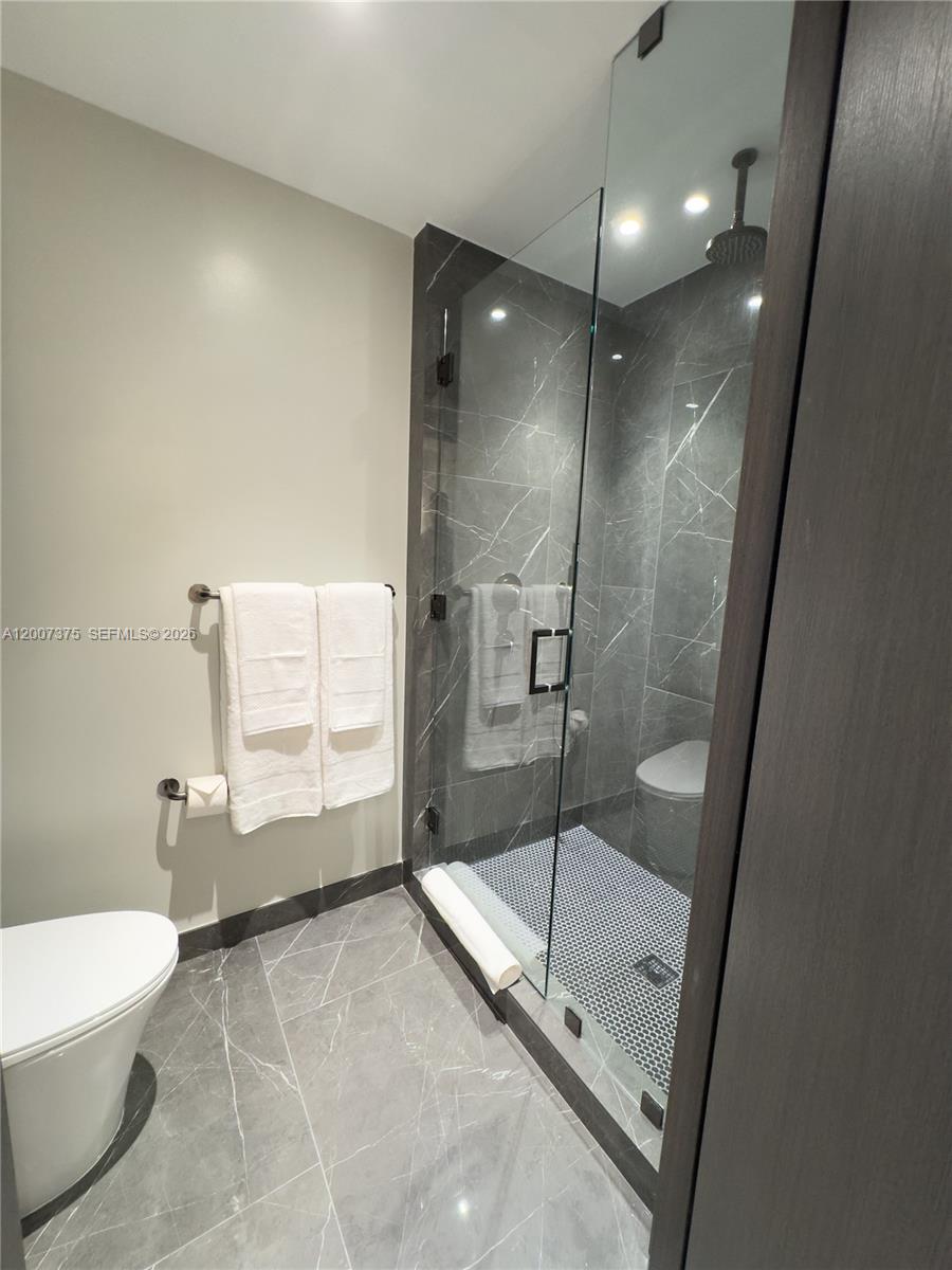 image E11EVEN Hotel & Residences7