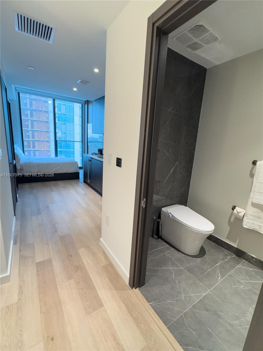 image E11EVEN Hotel & Residences8