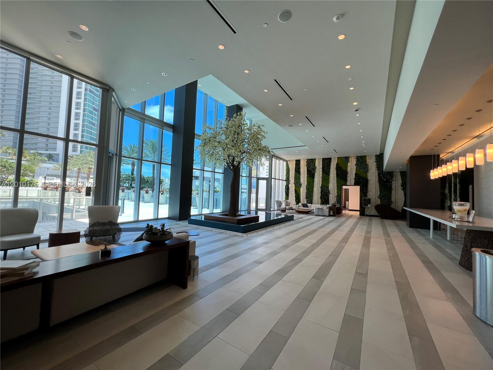 image Paramount Miami Worldcenter60