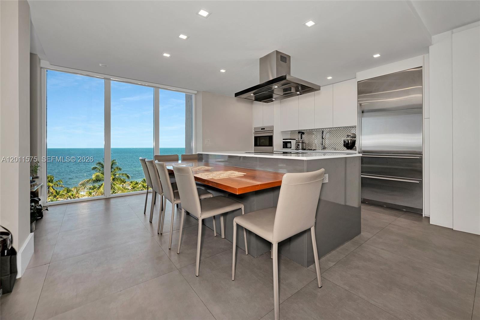 881 Ocean Dr #7D Key Biscayne, FL 33149